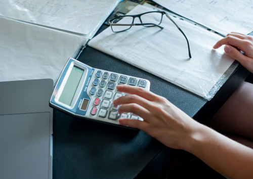 Calculer le salaire d'une assistante maternelle